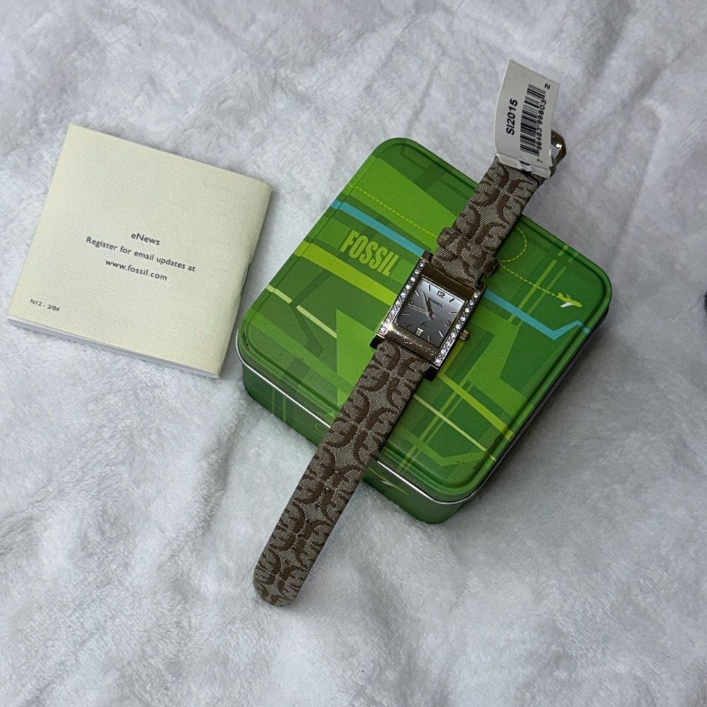 VTG Fossil F2 Gold Tone Rectangle Dial Date Indicator Crystal Accent Watch - Picture 8 of 14